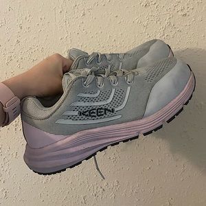 Keen Women’s Size 8W Carbon Shoes ASTM F2413-18